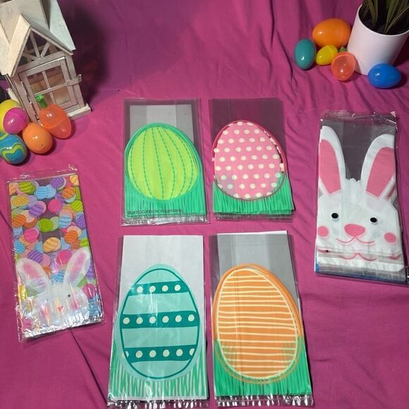 30+ NEW Adorable Easter Treat Cellophane Bags with Ties NWOT - Picture 3 of 12